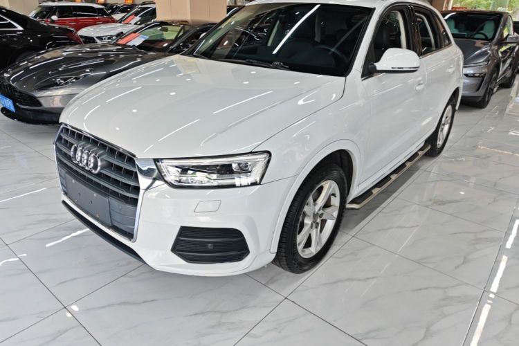 Audi Q3 2018 car image #2