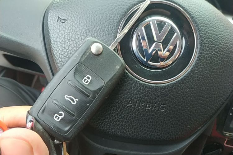Volkswagen Bora 2017 car image #9