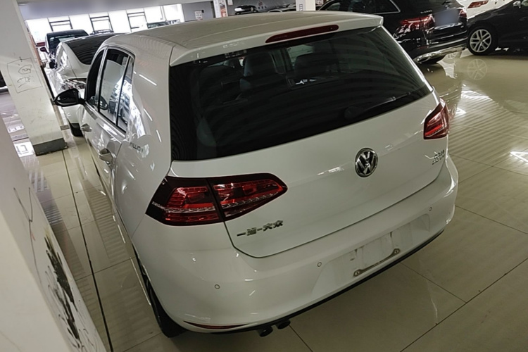 Volkswagen Golf 2017 car image #5