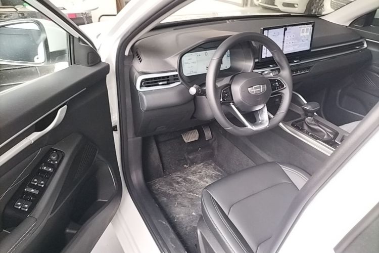 GEELY Emgrand 2026 car image #12