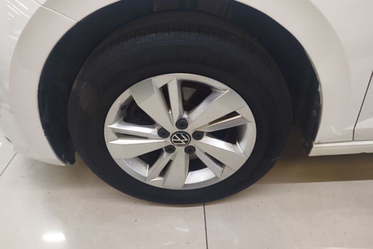 Volkswagen Polo 2021 car image #9