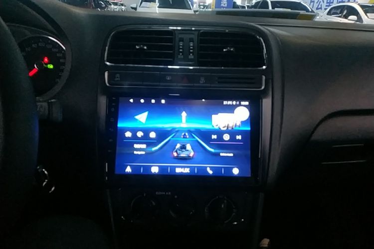Volkswagen Polo 2019 car image #13