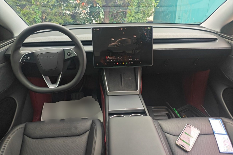 Tesla Model Y 2025 #7 Tesla Model Y 2025 immagine di auto #7