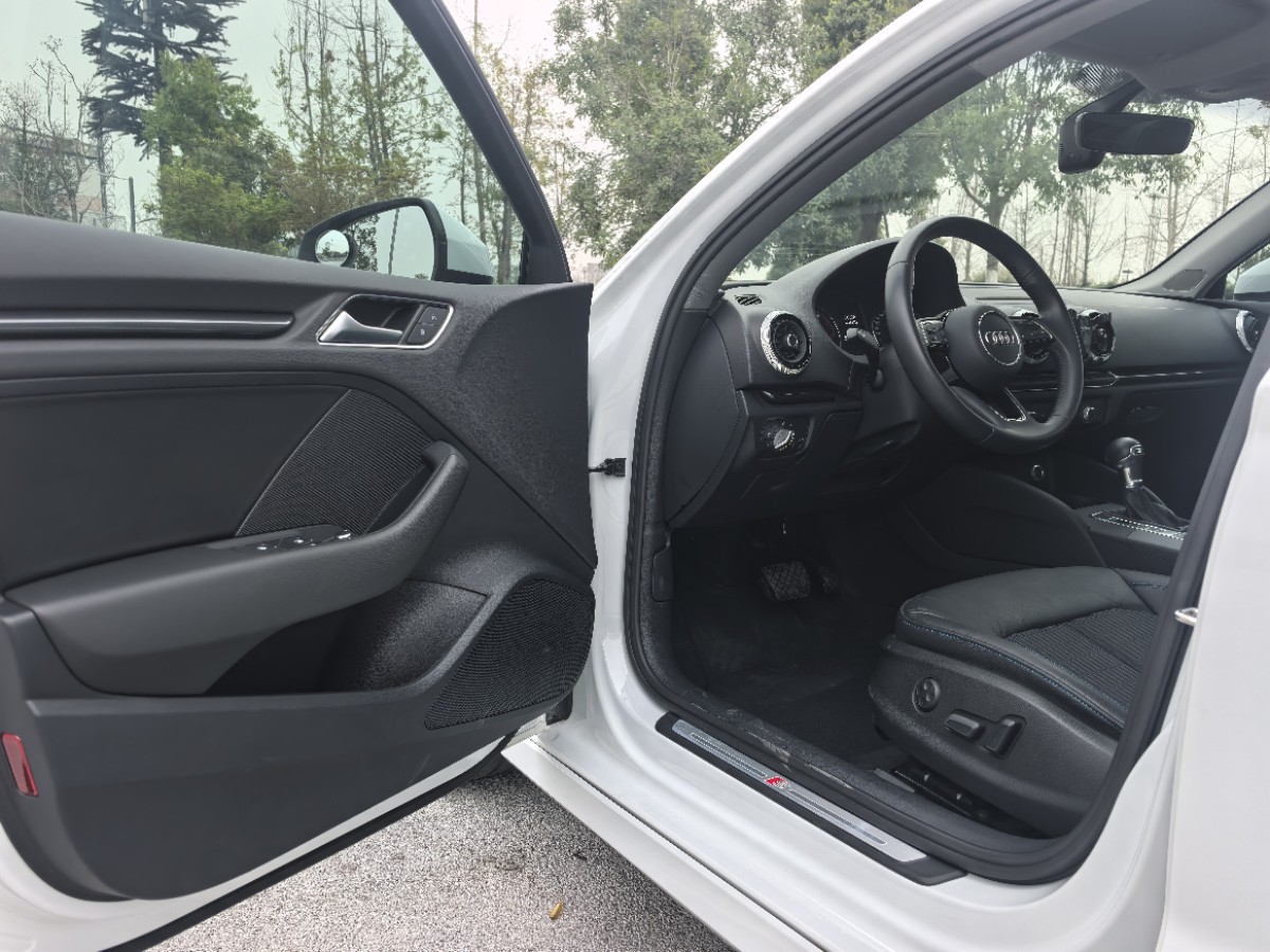 Audi A3 2019 car image #5