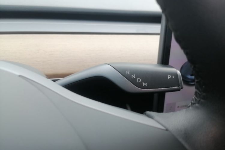 Tesla Model 3 2020 car image #14