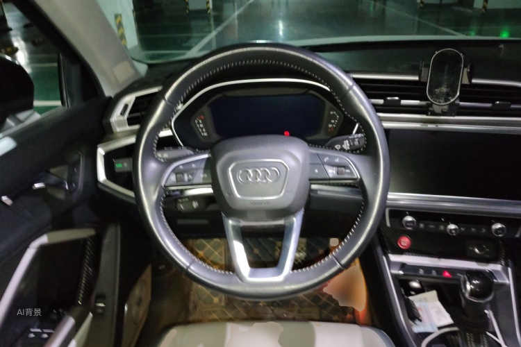 Audi Q3 2019 immagine di auto #12