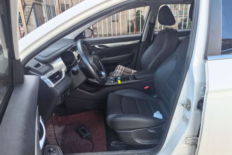 GEELY Emgrand 2019 #19 GEELY Emgrand 2019 car image #19