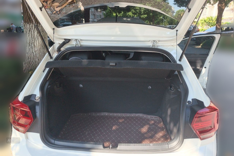 Volkswagen Polo 2022 car image #21