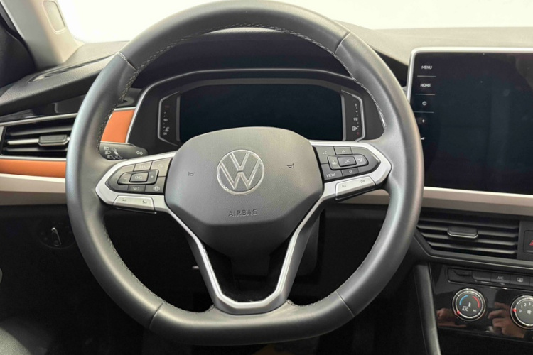 Volkswagen Bora 2023 car image #12