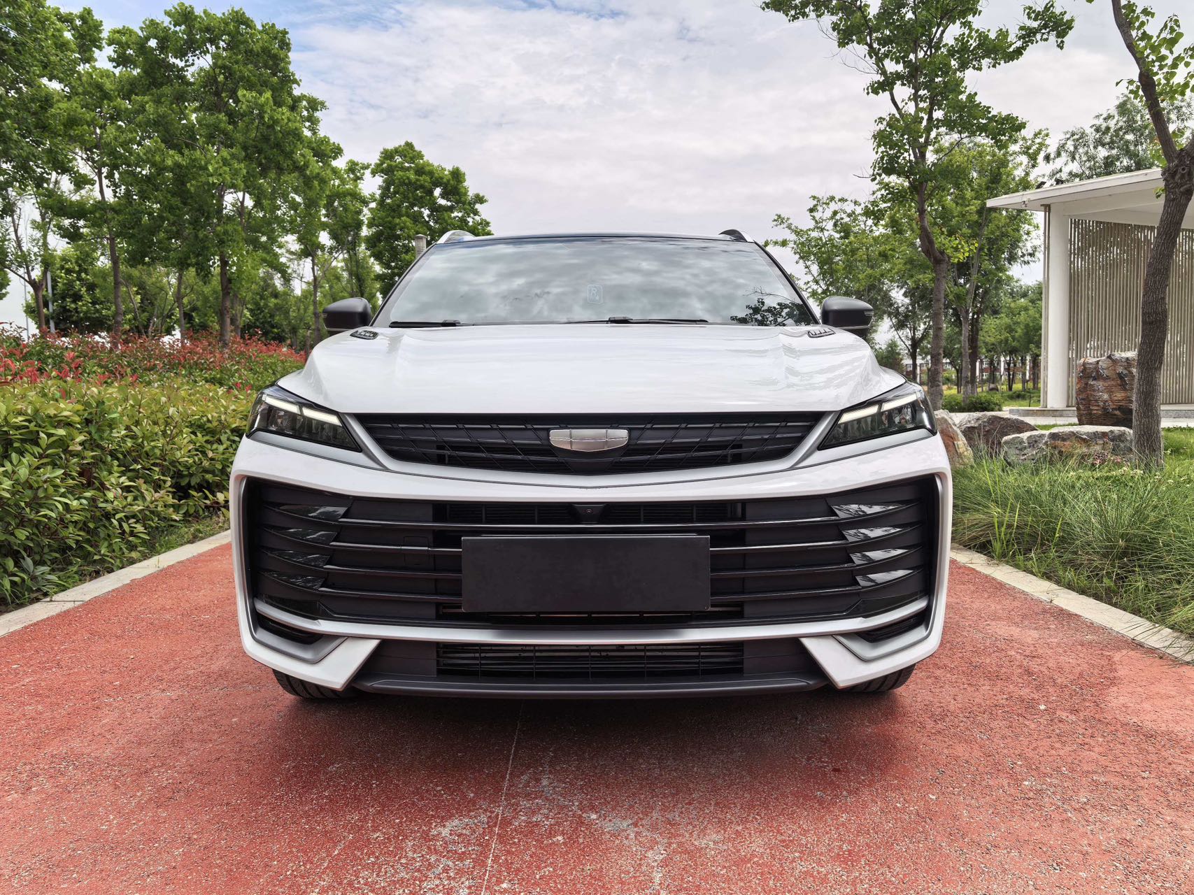 GEELY Coolray 2025 car image #2