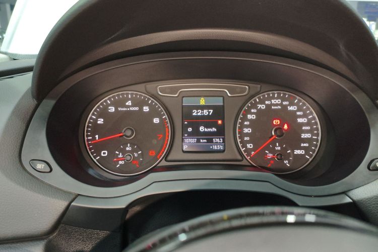 Audi Q3 2016 image de voiture #12