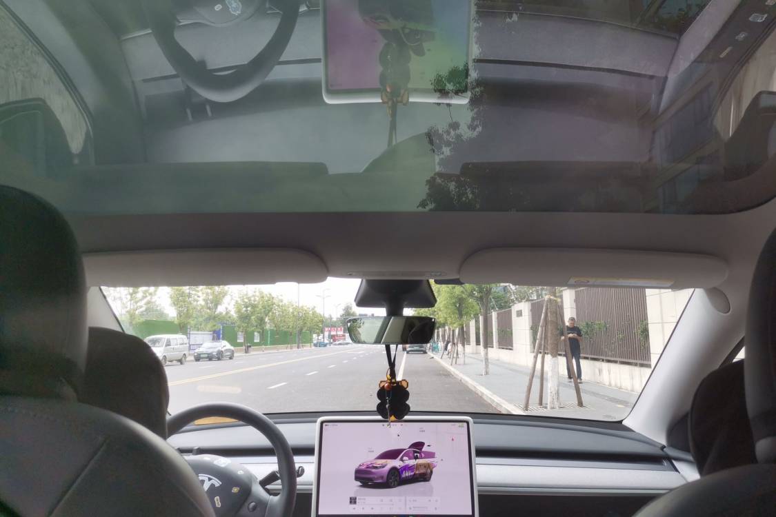 Tesla Model Y 2023 #22 Tesla Model Y 2023 car image #22