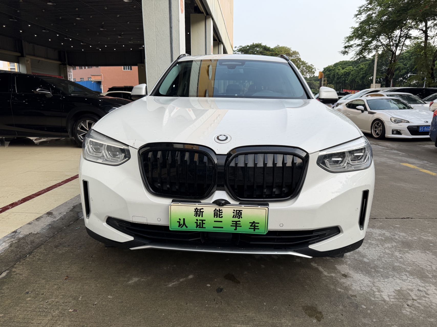 BMW iX3 2021 изображение автомобиля #2