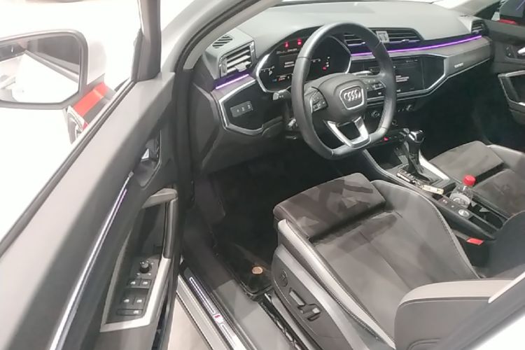 Audi Q3 2023 #16 Audi Q3 2023 car image #16