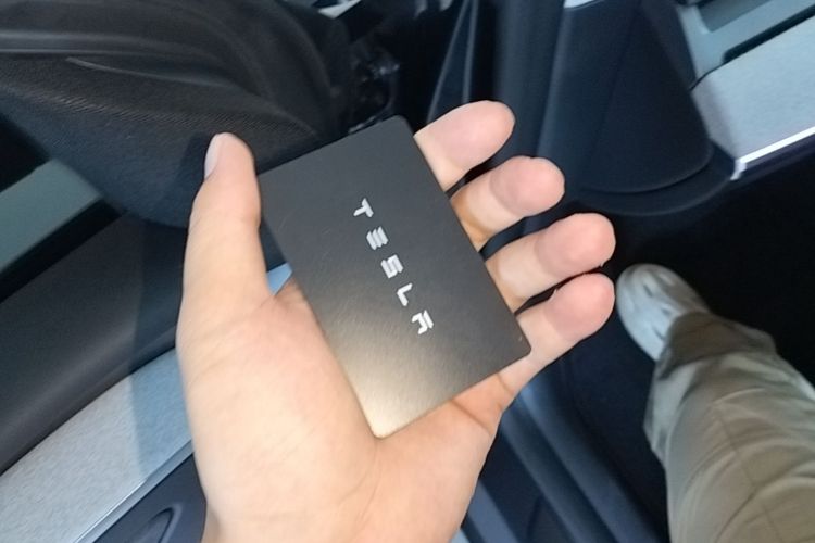 Tesla Model Y 2024 immagine di auto #9