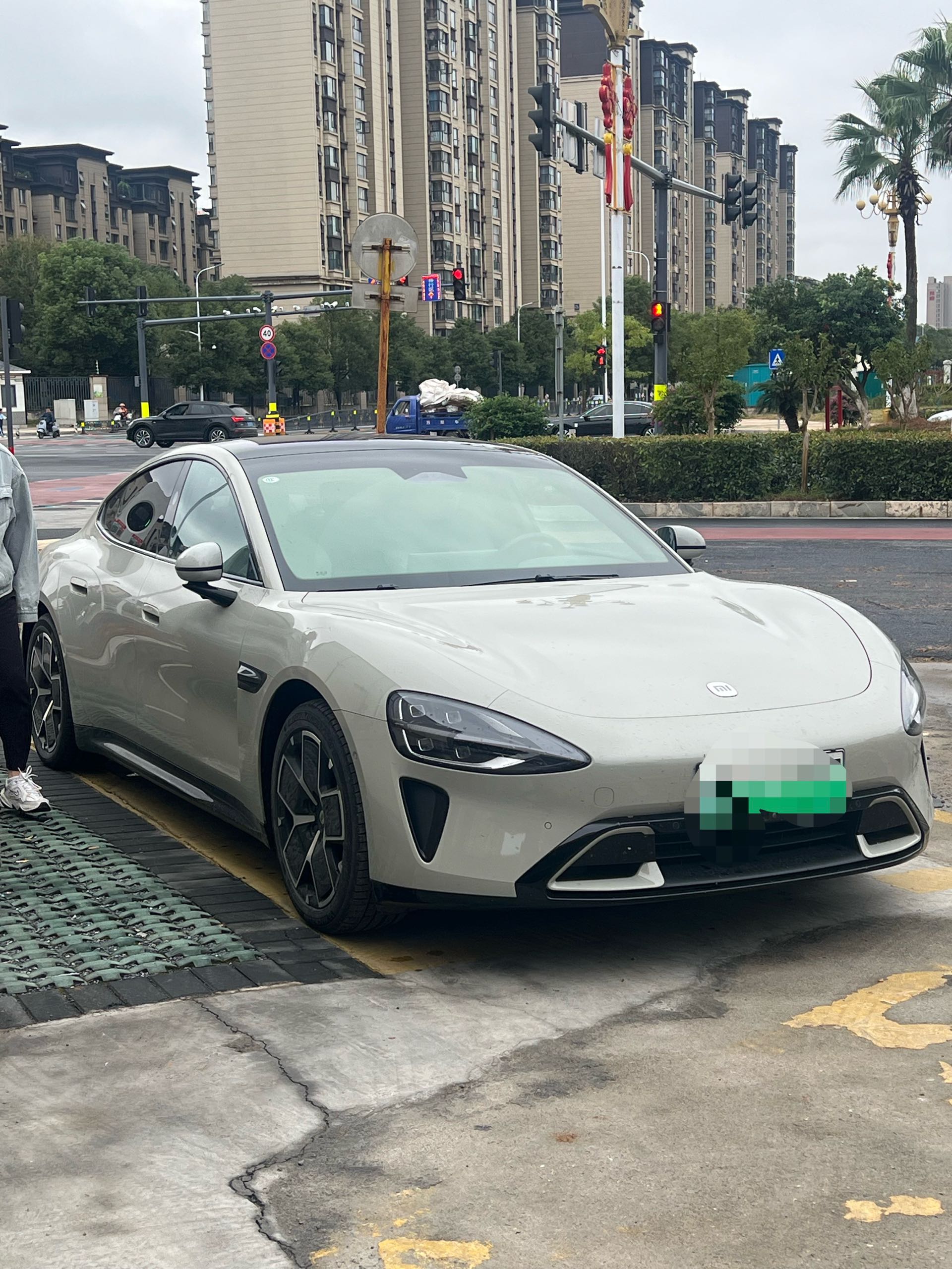 MI SU7 2024 car image #2