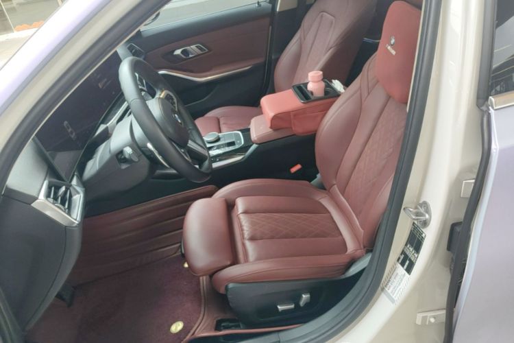 BMW 3 Series 2023 #15 BMW 3 Series 2023 صورة سيارة #15