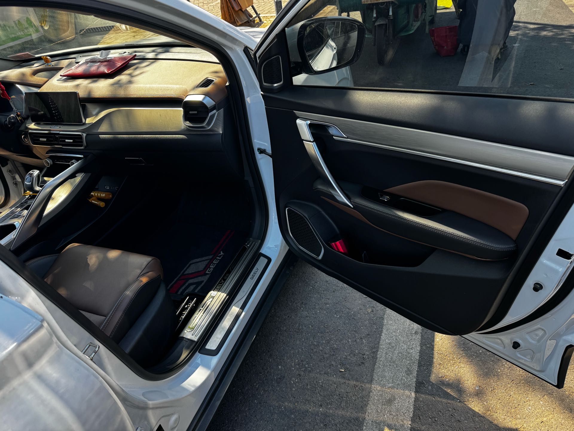 GEELY Coolray 2018 car image #8