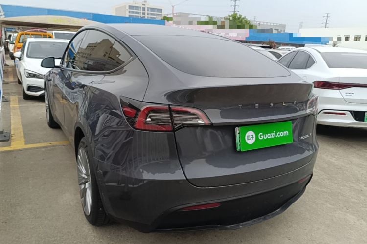 Tesla Model Y 2022 #5 Tesla Model Y 2022 car image #5