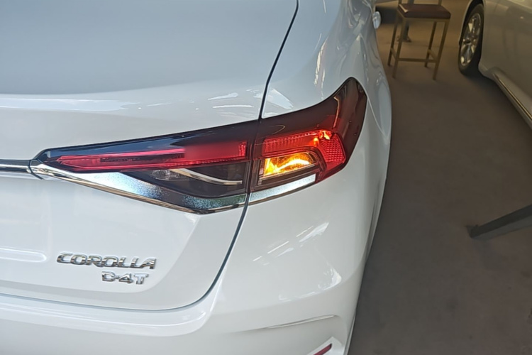 Toyota Corolla 2023 immagine di auto #8