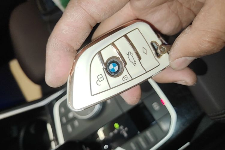 BMW 3 Series 2019 car image #9