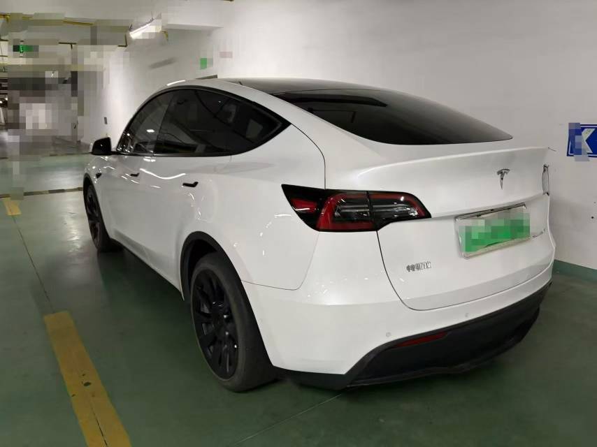 Tesla Model Y 2022 car image #3