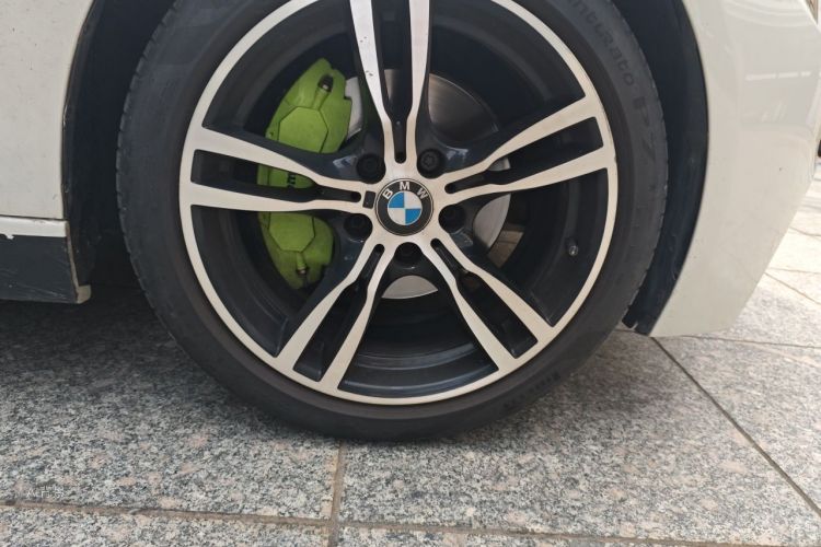 BMW 3 Series 2018 car image #9