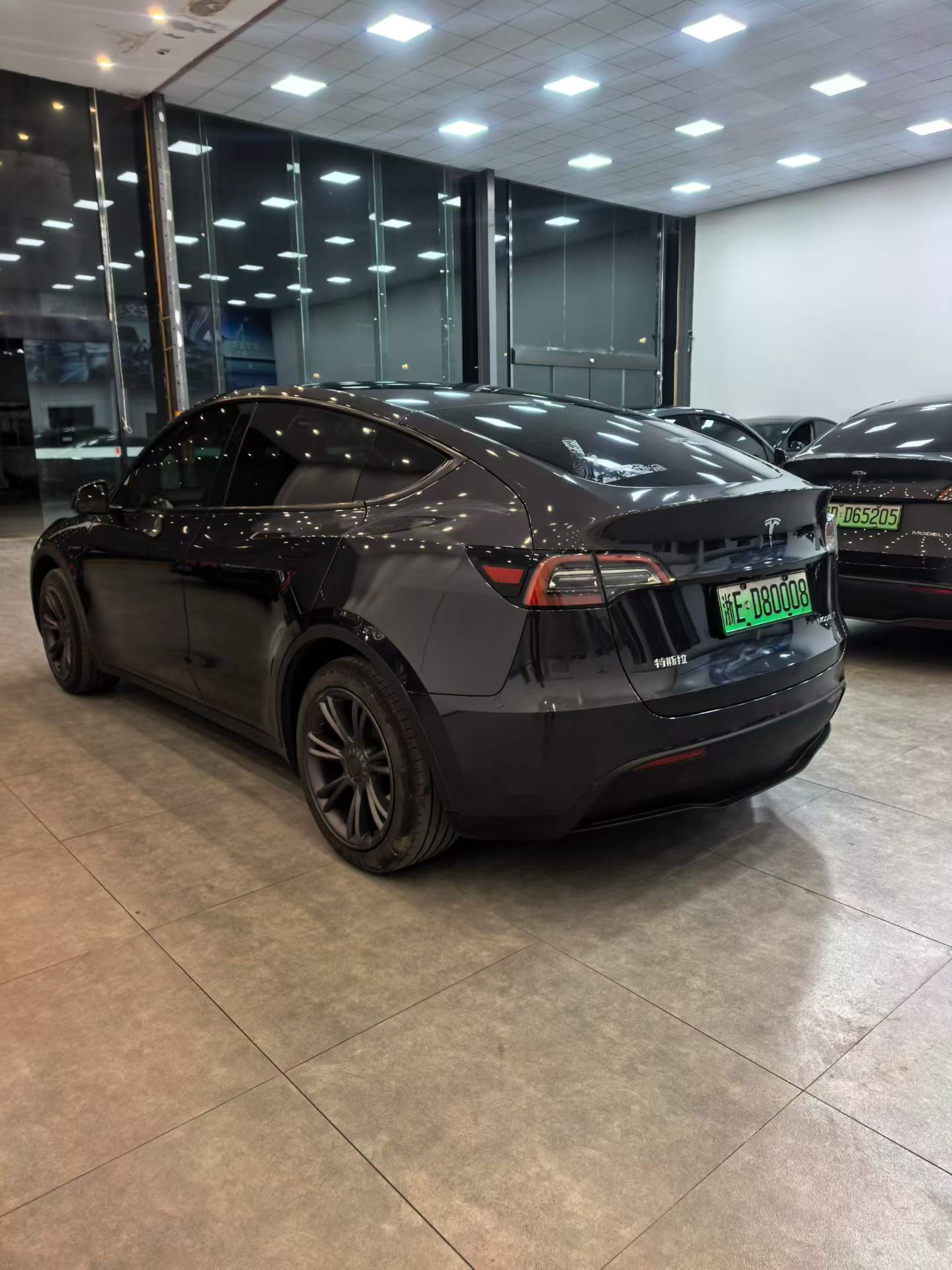 Tesla Model Y 2024 car image #6