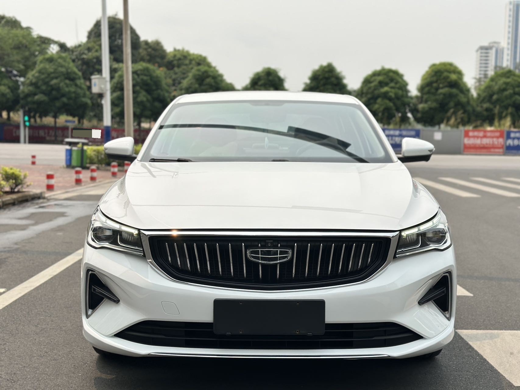 GEELY Emgrand 2023 imagen de coche #2