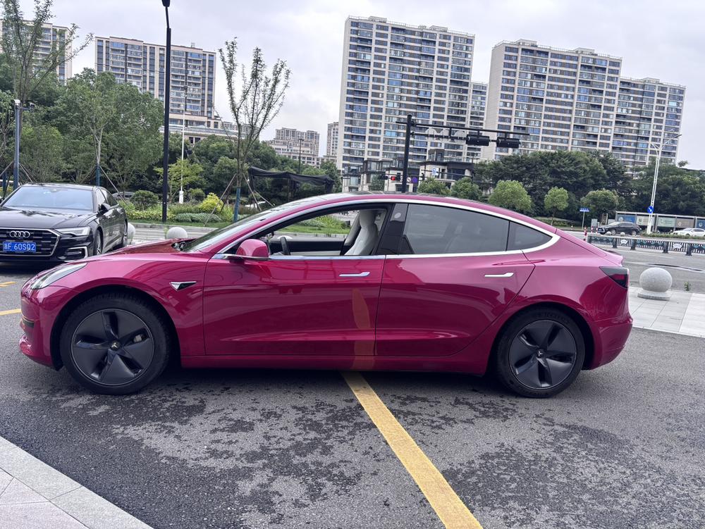 Tesla Model 3 2020 car image #3
