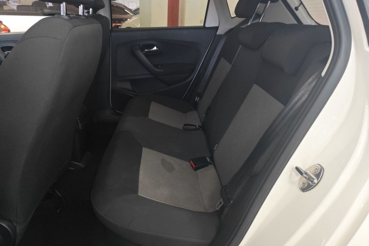 Volkswagen Polo 2018 car image #17