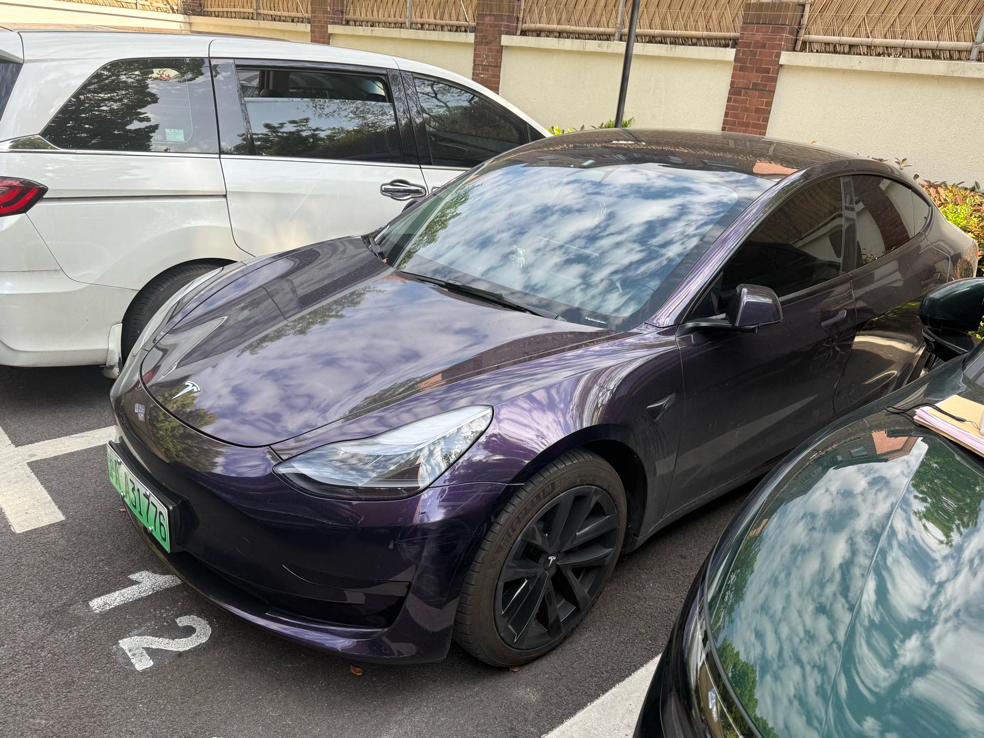 Tesla Model 3 2021 car image 