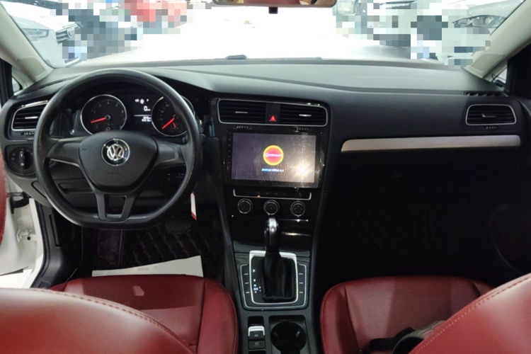 Volkswagen Golf 2018 car image #10
