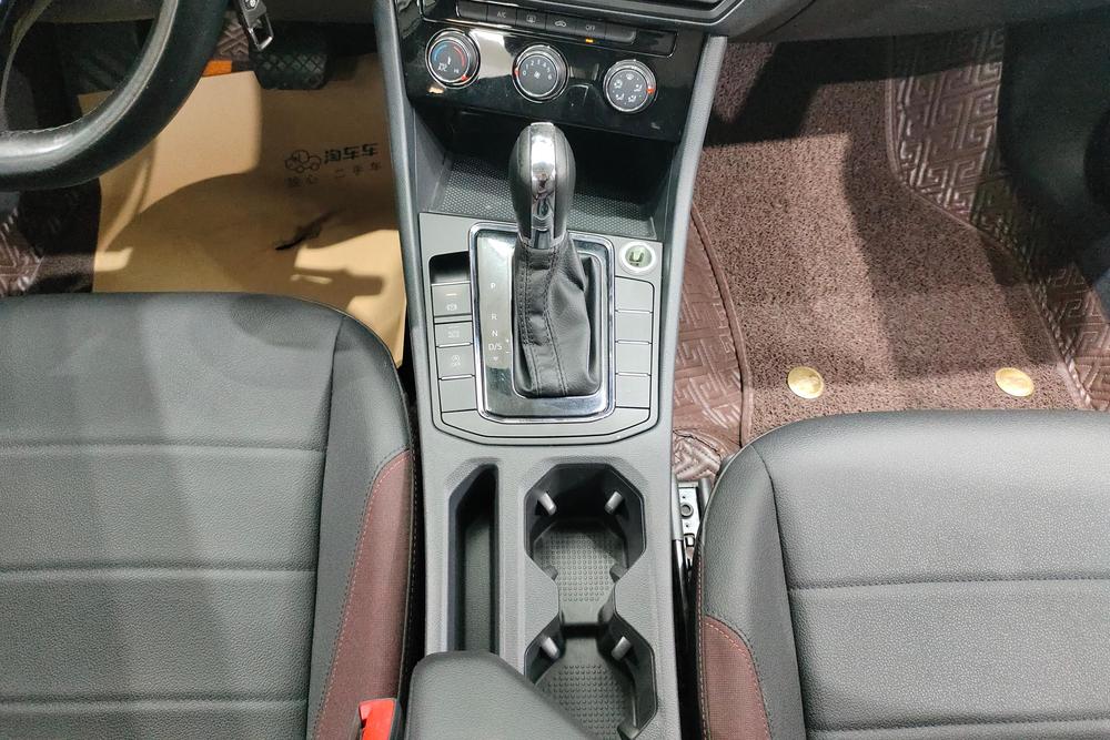 Volkswagen Bora 2020 car image #13
