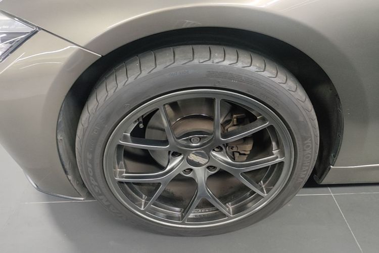 BMW 3 Series 2018 car image #9