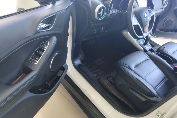 BYD Yuan New Energy 2019 car image #16