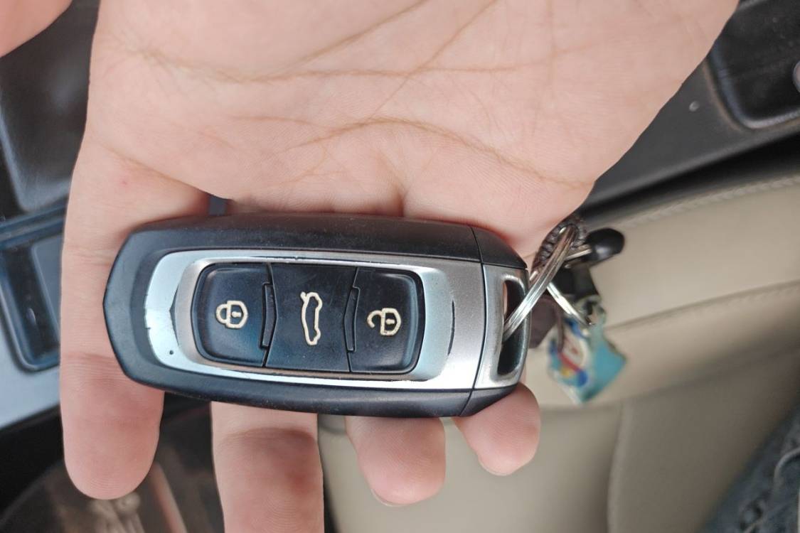 GEELY Emgrand 2018 car image #28