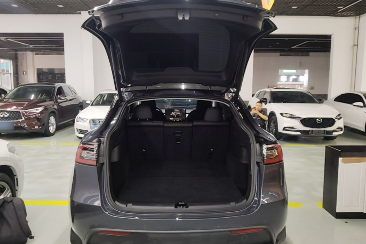 Tesla Model Y 2022 #19 Tesla Model Y 2022 car image #19