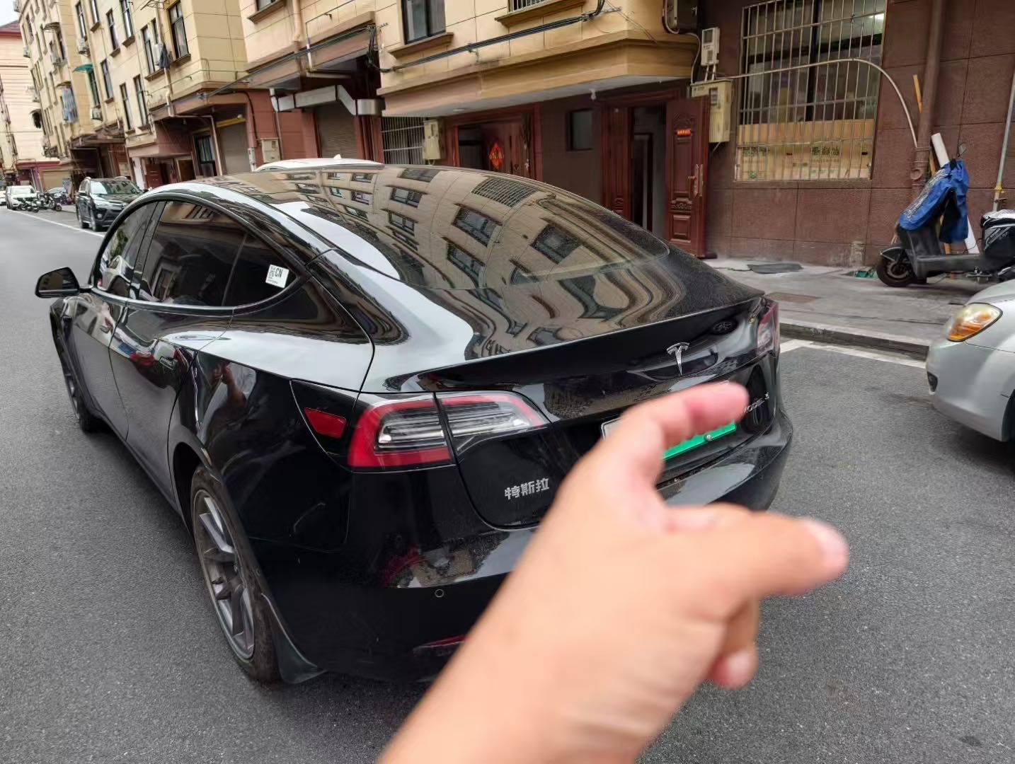 Tesla Model 3 2023 car image #3
