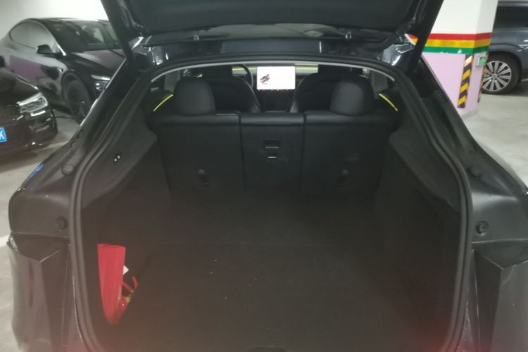 Tesla Model Y 2025 #19 Tesla Model Y 2025 car image #19