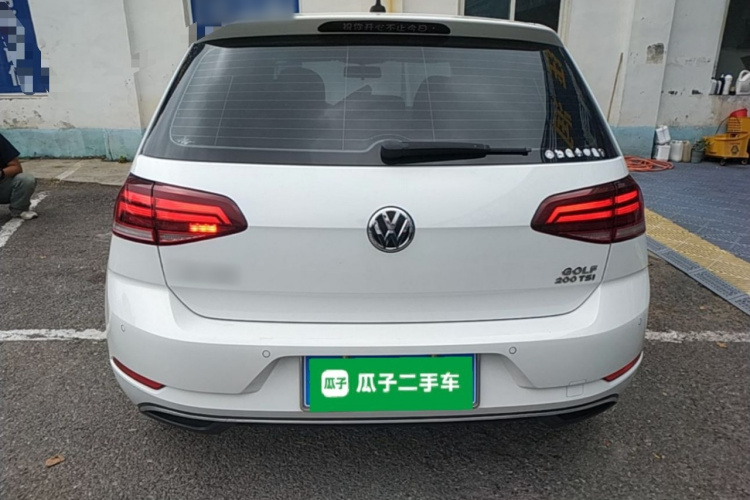 Volkswagen Golf 2020 car image #6