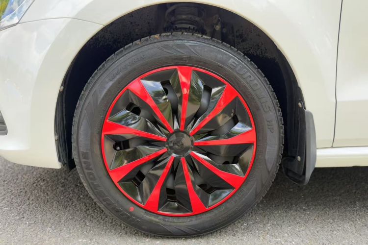 Volkswagen Polo 2017 car image #15