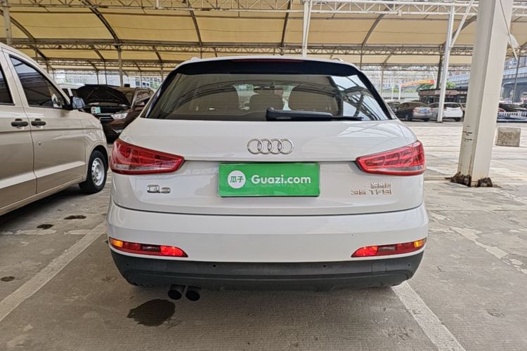 Audi Q3 2015 car image #6