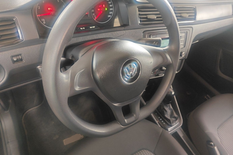 Volkswagen Santana 2018 car image #11
