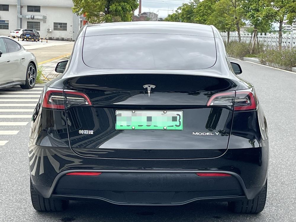 Tesla Model Y 2023 #5 Tesla Model Y 2023 car image #5