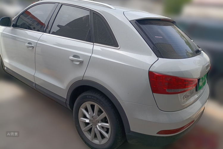 Audi Q3 2015 car image #5