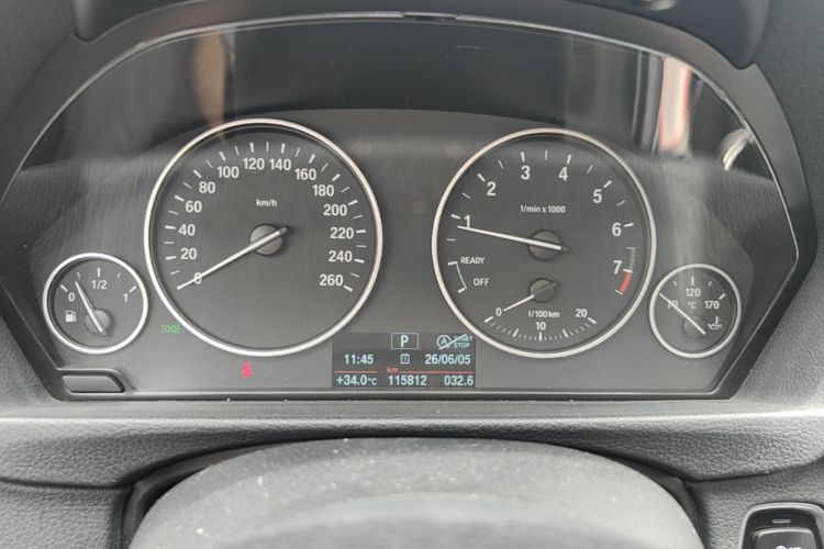 BMW 3 Series 2017 car image #12