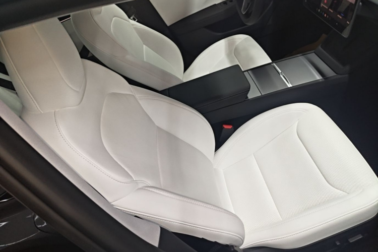 Tesla Model 3 2026 car image #24