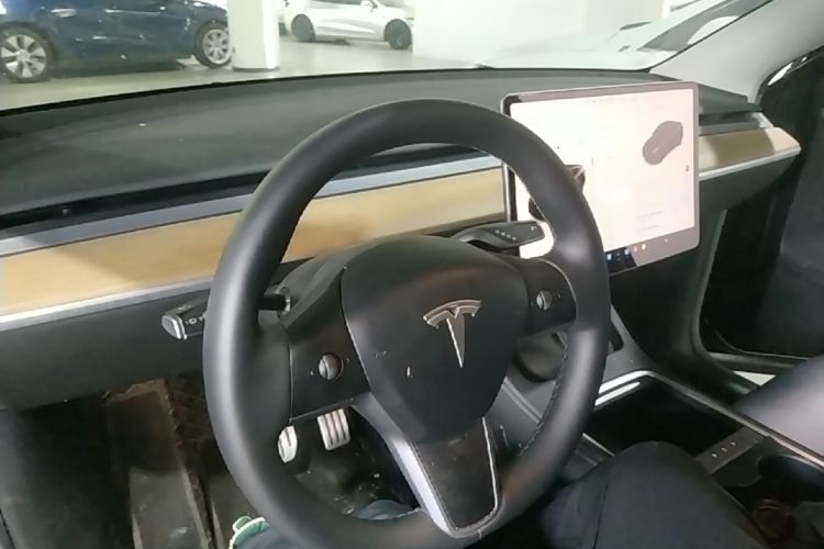 Tesla Model Y 2022 #10 Tesla Model Y 2022 car image #10