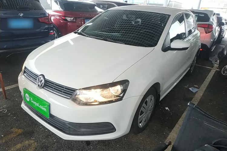 Volkswagen Polo 2019 car image #2